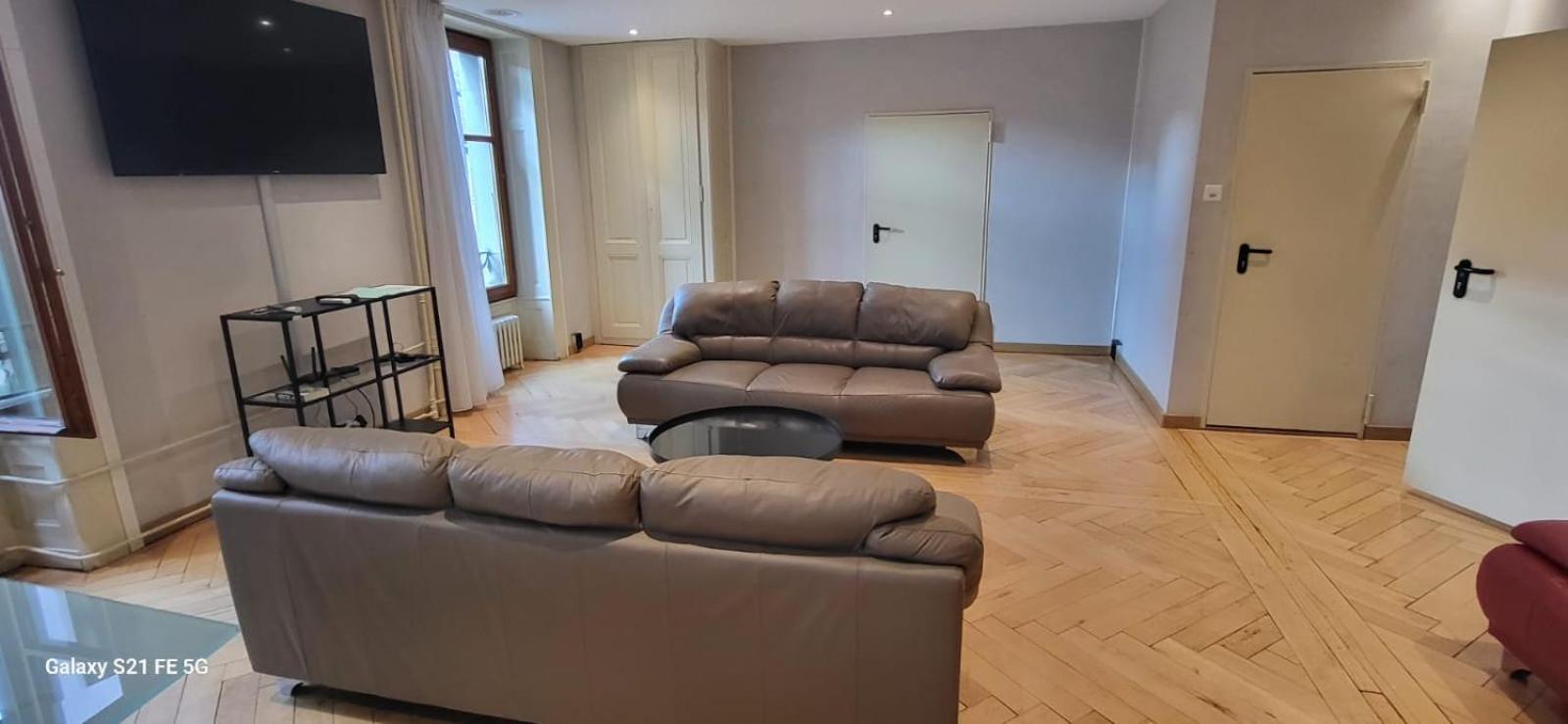 Appartement Luxueux 5 Pièces à Carouge