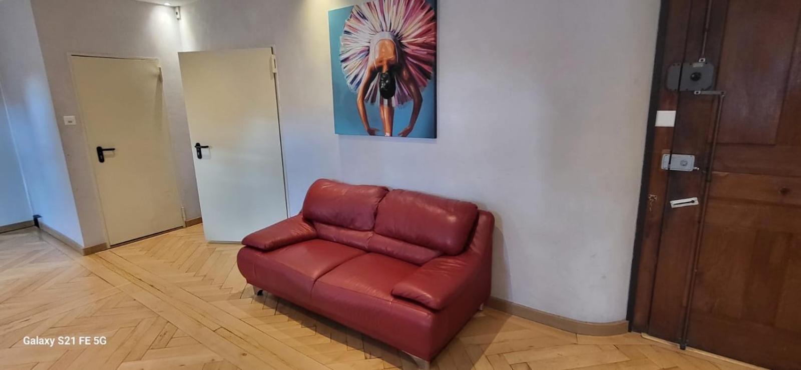 Luxueux 5 Pièces à Carouge Appartement