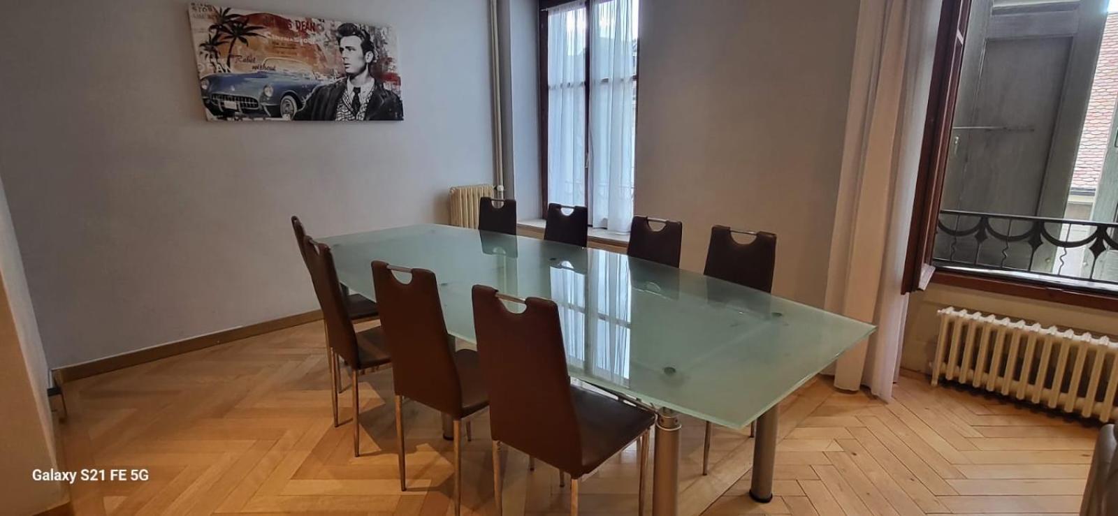 Appartement Luxueux 5 Pièces à Carouge *