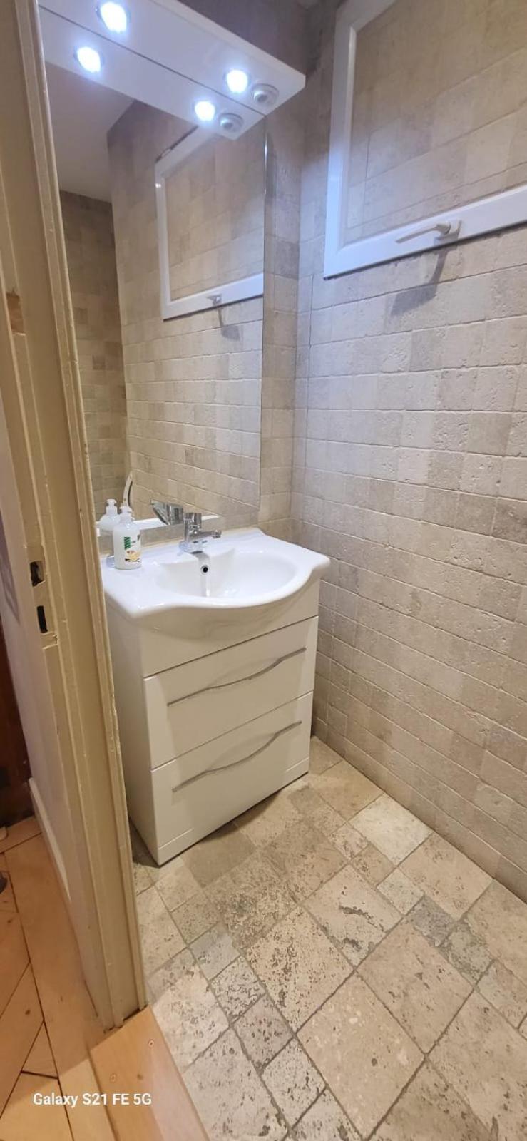 Luxueux 5 Pièces à Carouge Appartement