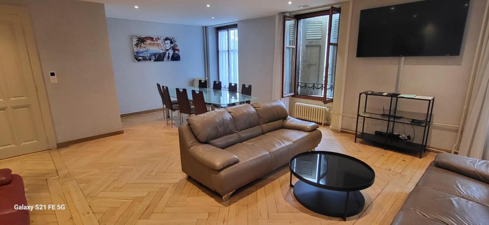 Luxueux 5 Pièces à Carouge Appartement *